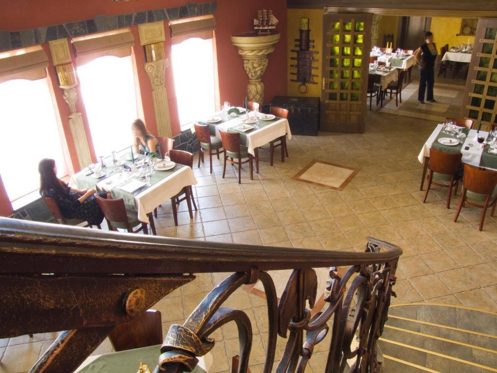 Hotel Letuchiy Gollandets Užhorod Esterno foto