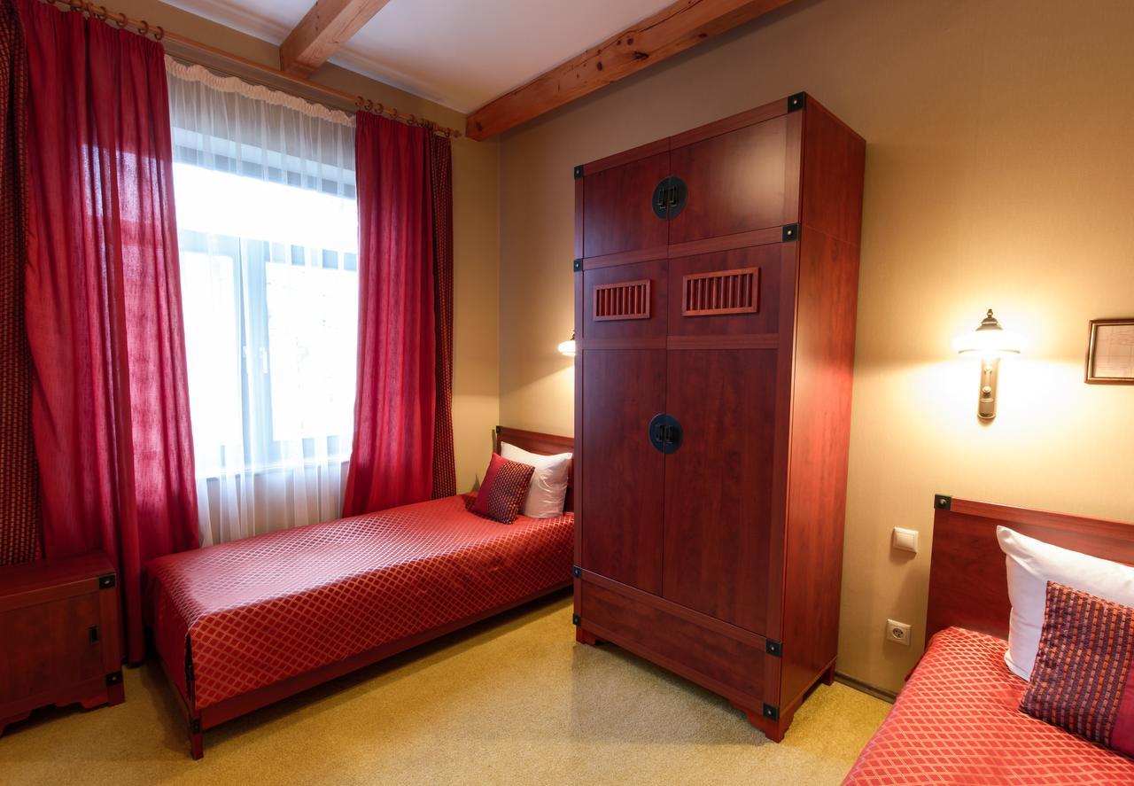 Hotel Letuchiy Gollandets Užhorod Esterno foto