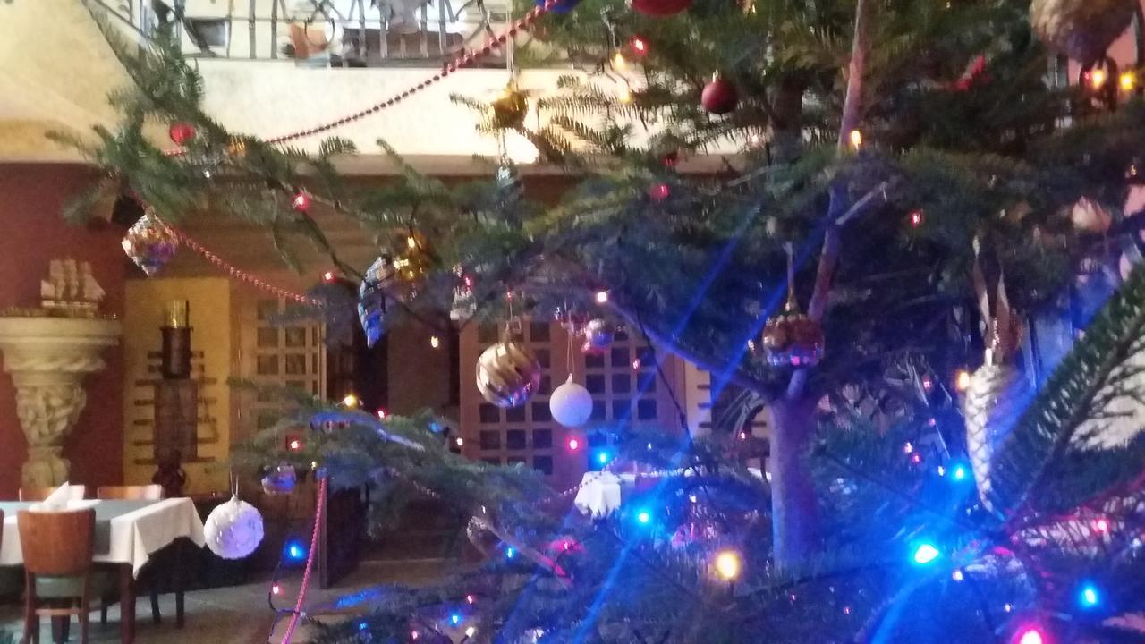 Hotel Letuchiy Gollandets Užhorod Esterno foto